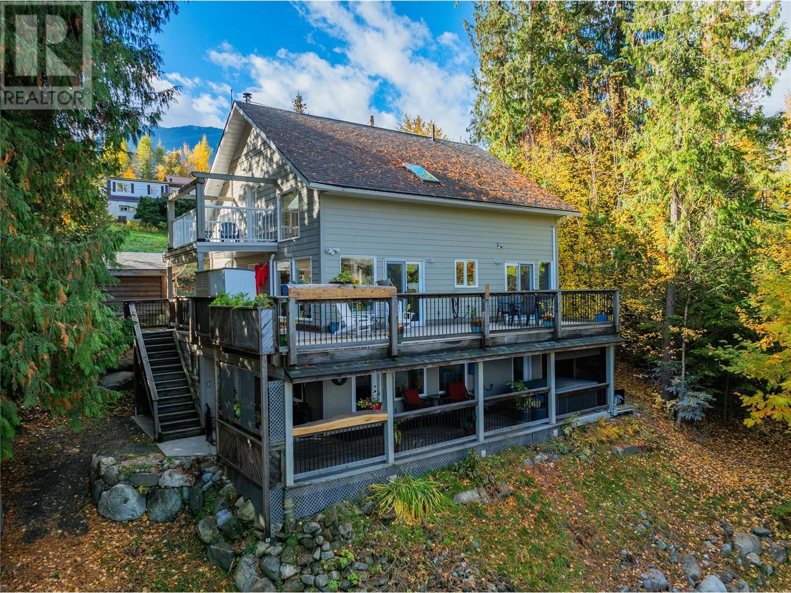 565 Harkness Avenue, Kaslo, British Columbia  V0G 1M0 - Photo 3 - 10326832