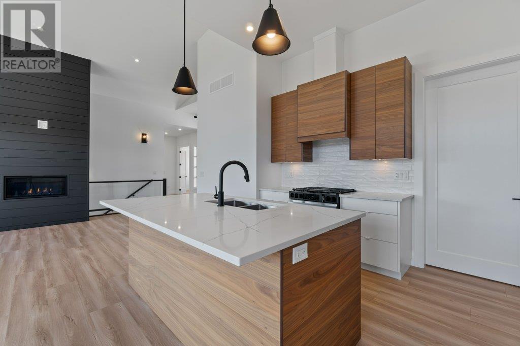 Property at 2506 Highlands Drive image 2