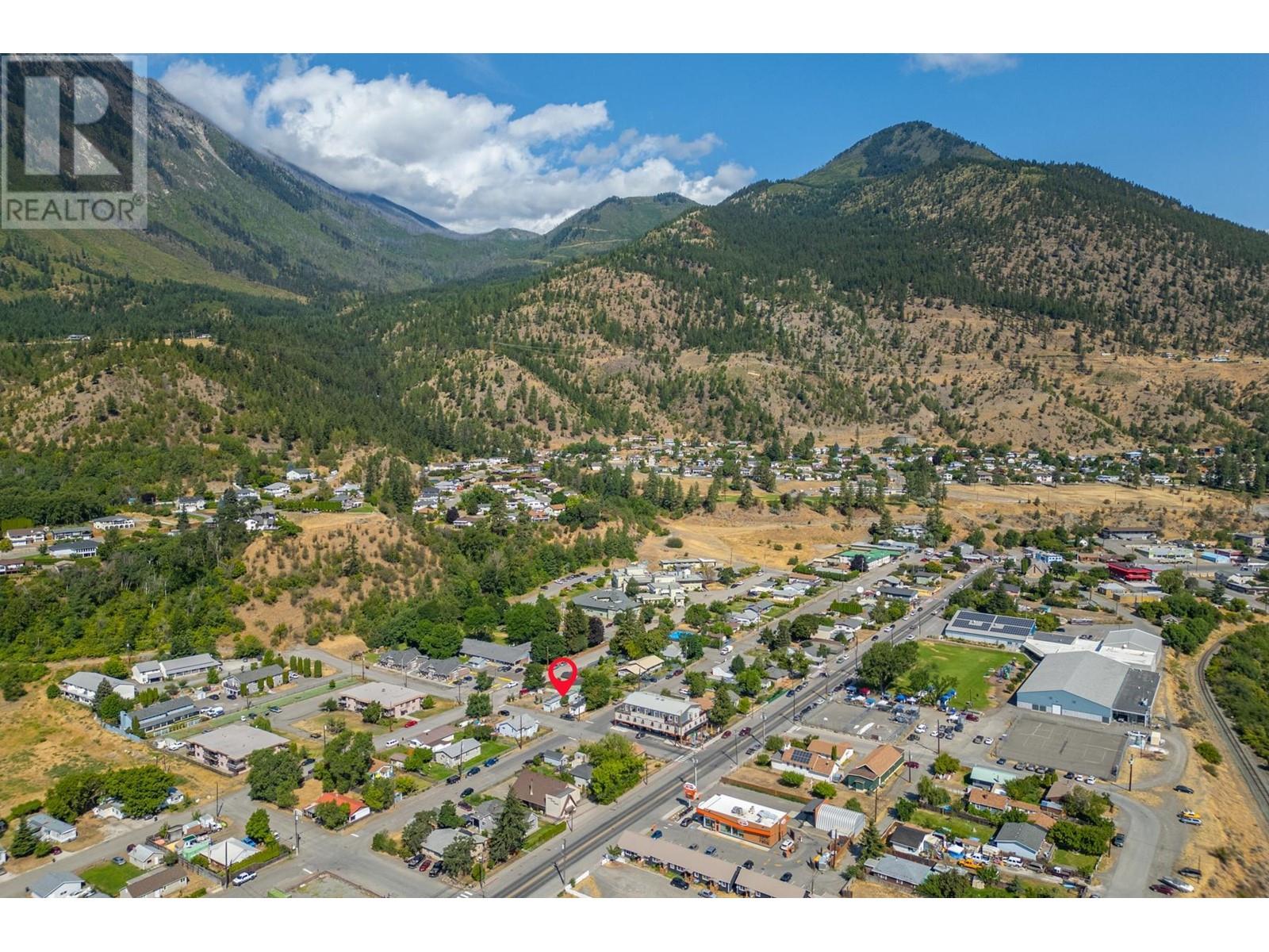 1091 RUSSELL  Street Lillooet