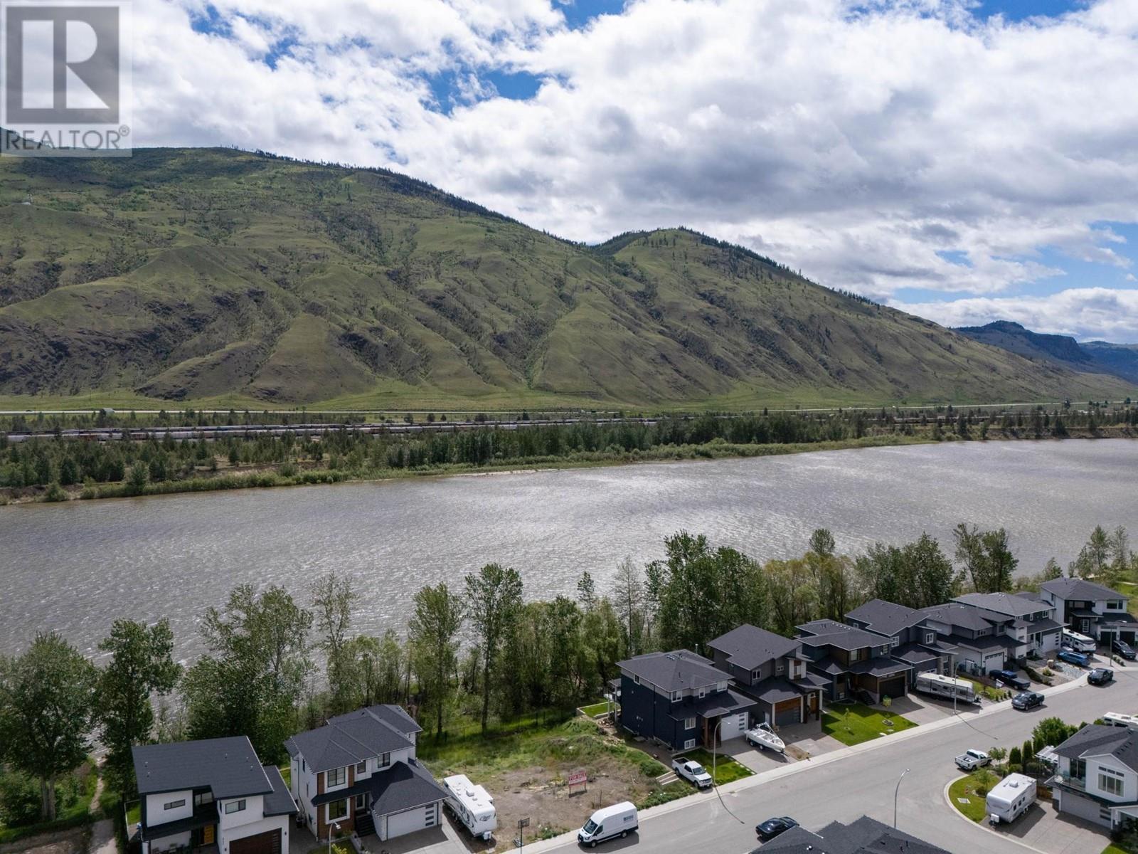 2730 BEACHMOUNT Crescent Kamloops Photo 4