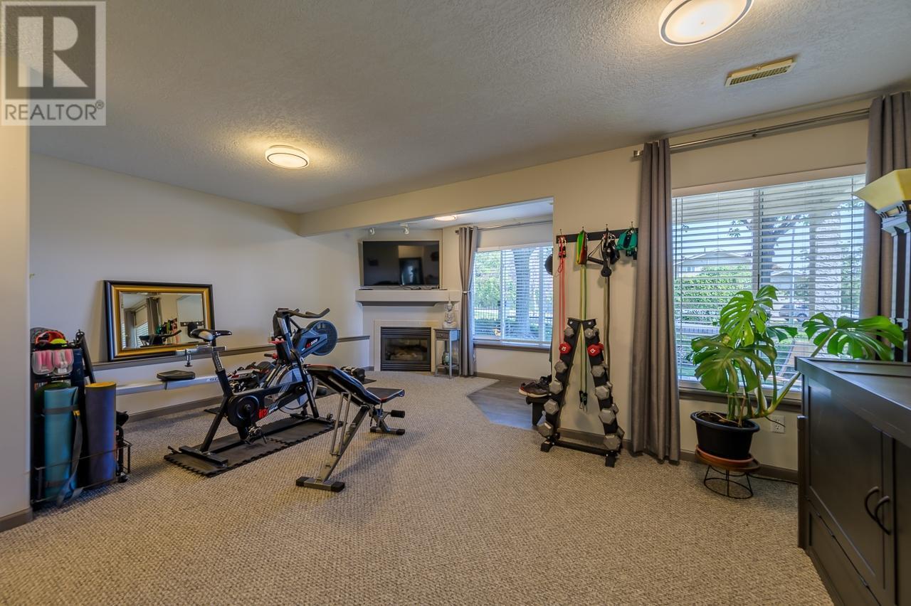 411 ABERDEEN  Drive Unit# 1 Kamloops