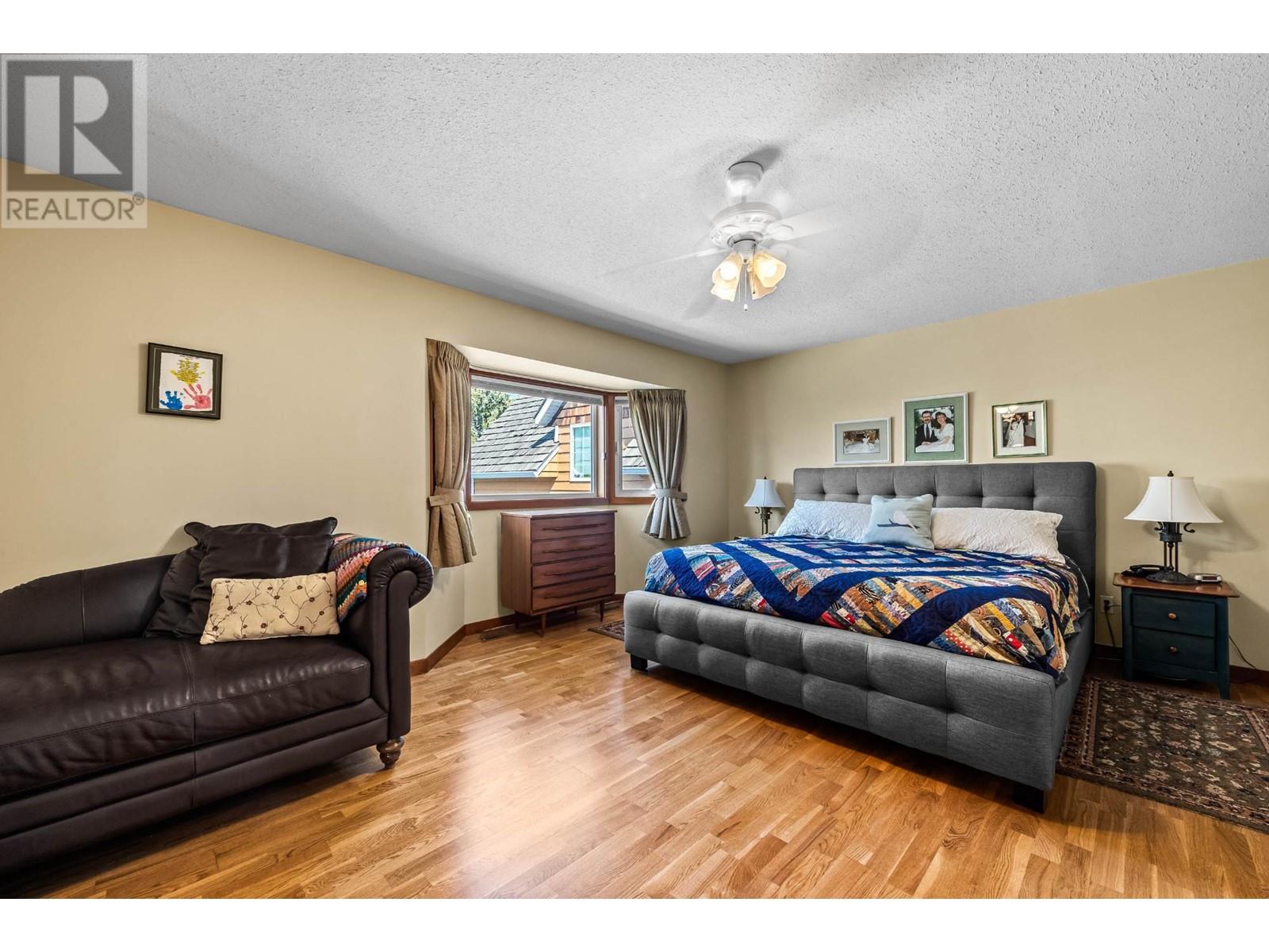 2246 CRESCENT  Drive Kamloops