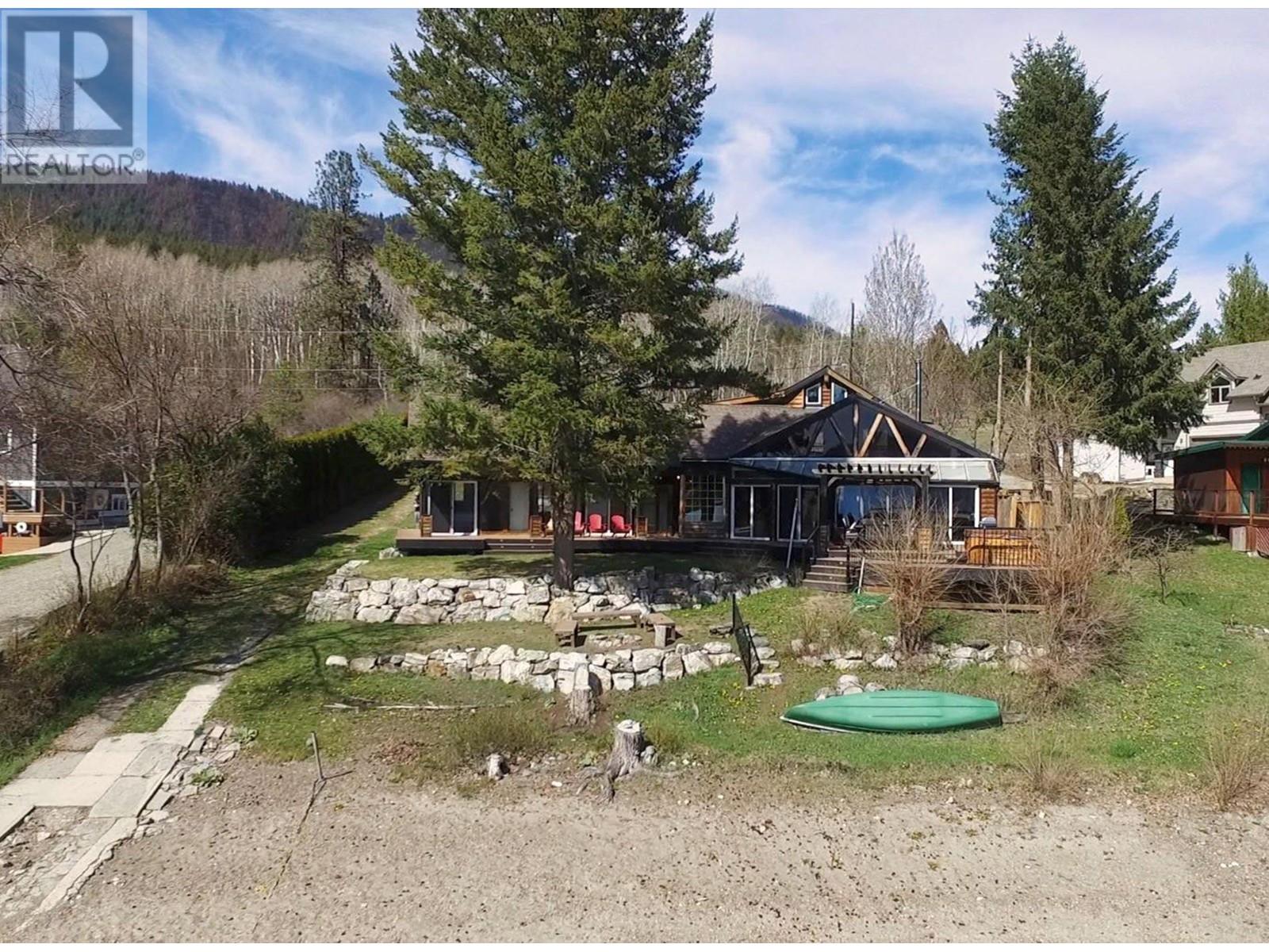 1149 LITTLE SHUSWAP LAKE  Road Chase