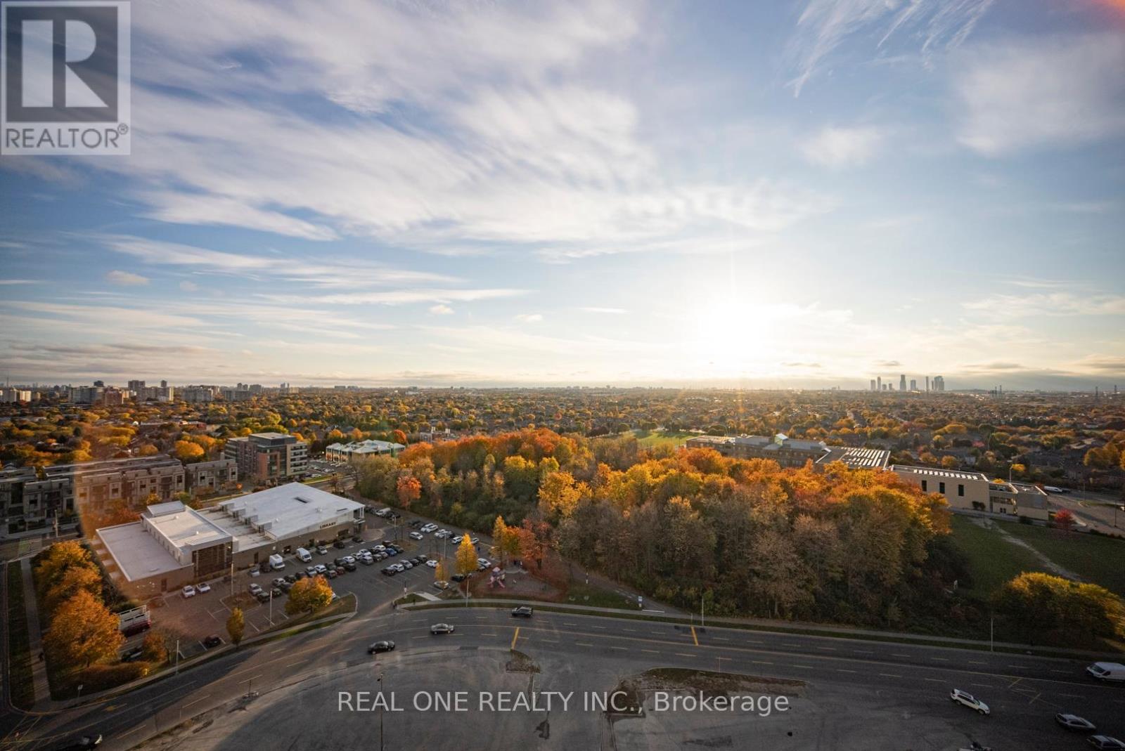 A1602 - 30 Upper Mall Way, Vaughan, Ontario  L4J 0L7 - Photo 6 - N9767711