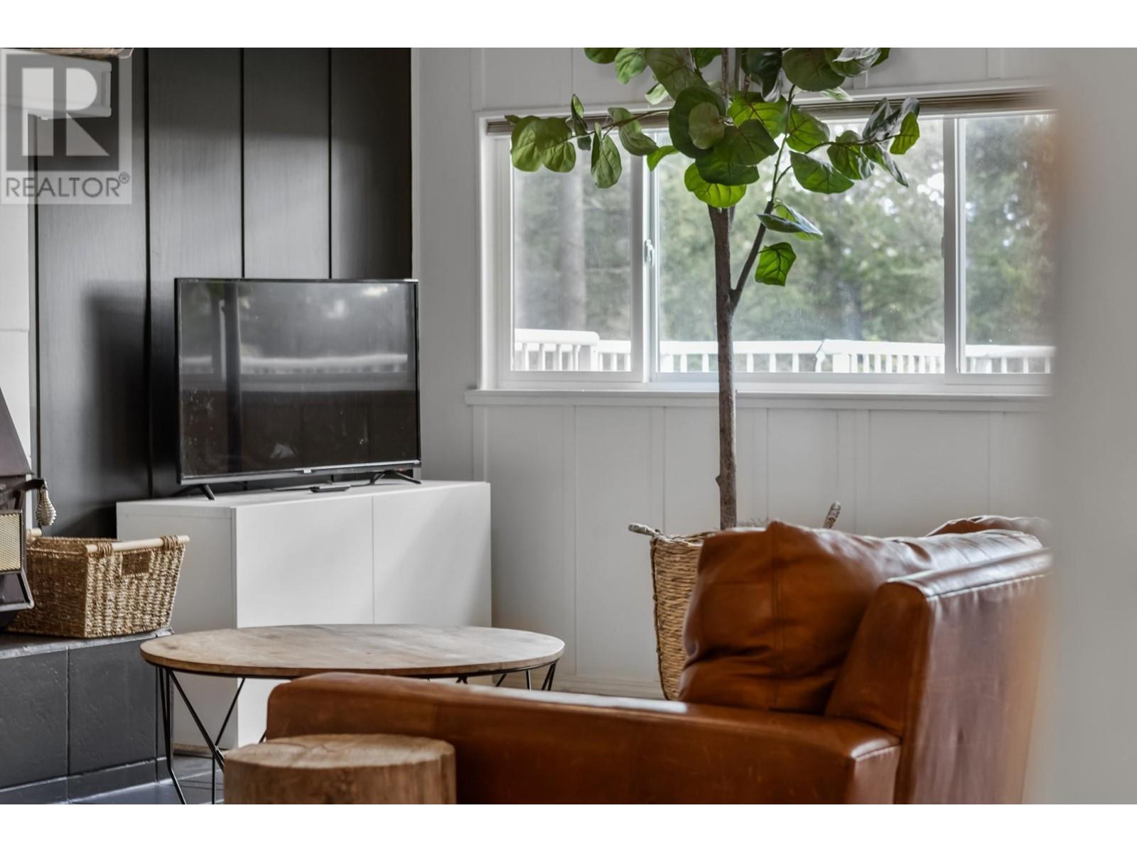 Property at 5033 LAUDER Road image 2