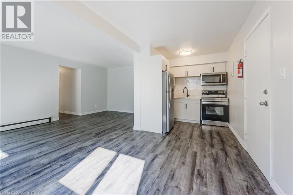 203 Mausser Avenue Unit# 7, Kitchener, Ontario  N2M 3K9 - Photo 3 - 40669036