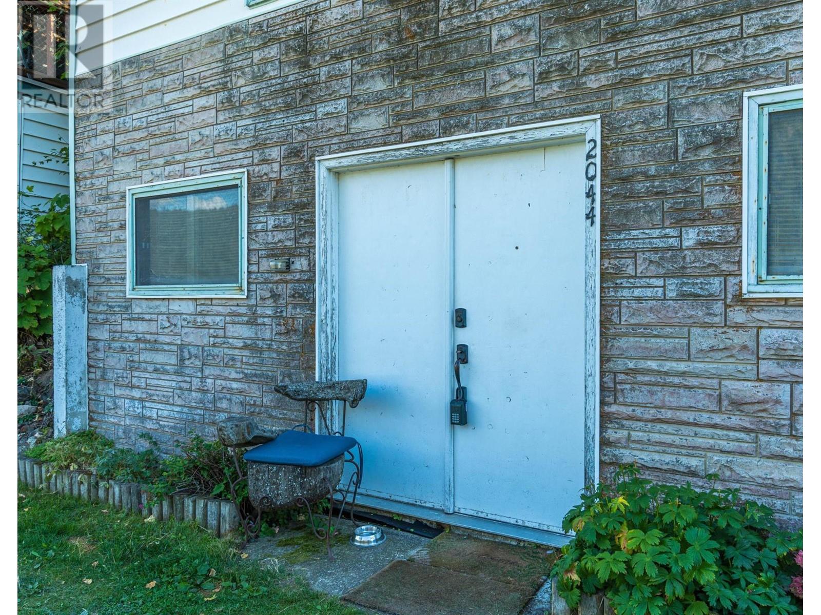 2044 PAUL LAKE Road Kamloops Photo 8