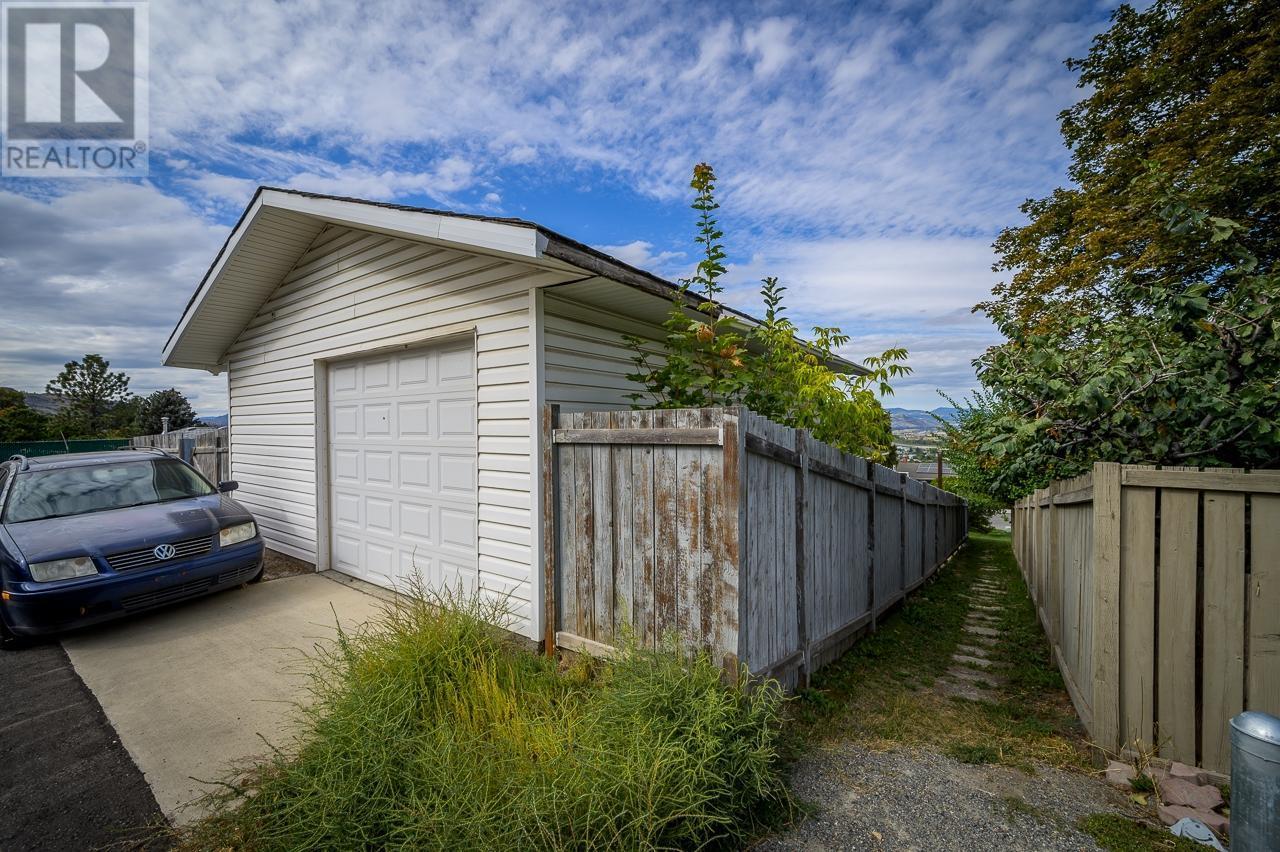 483 STRATHCONA  Terrace Kamloops