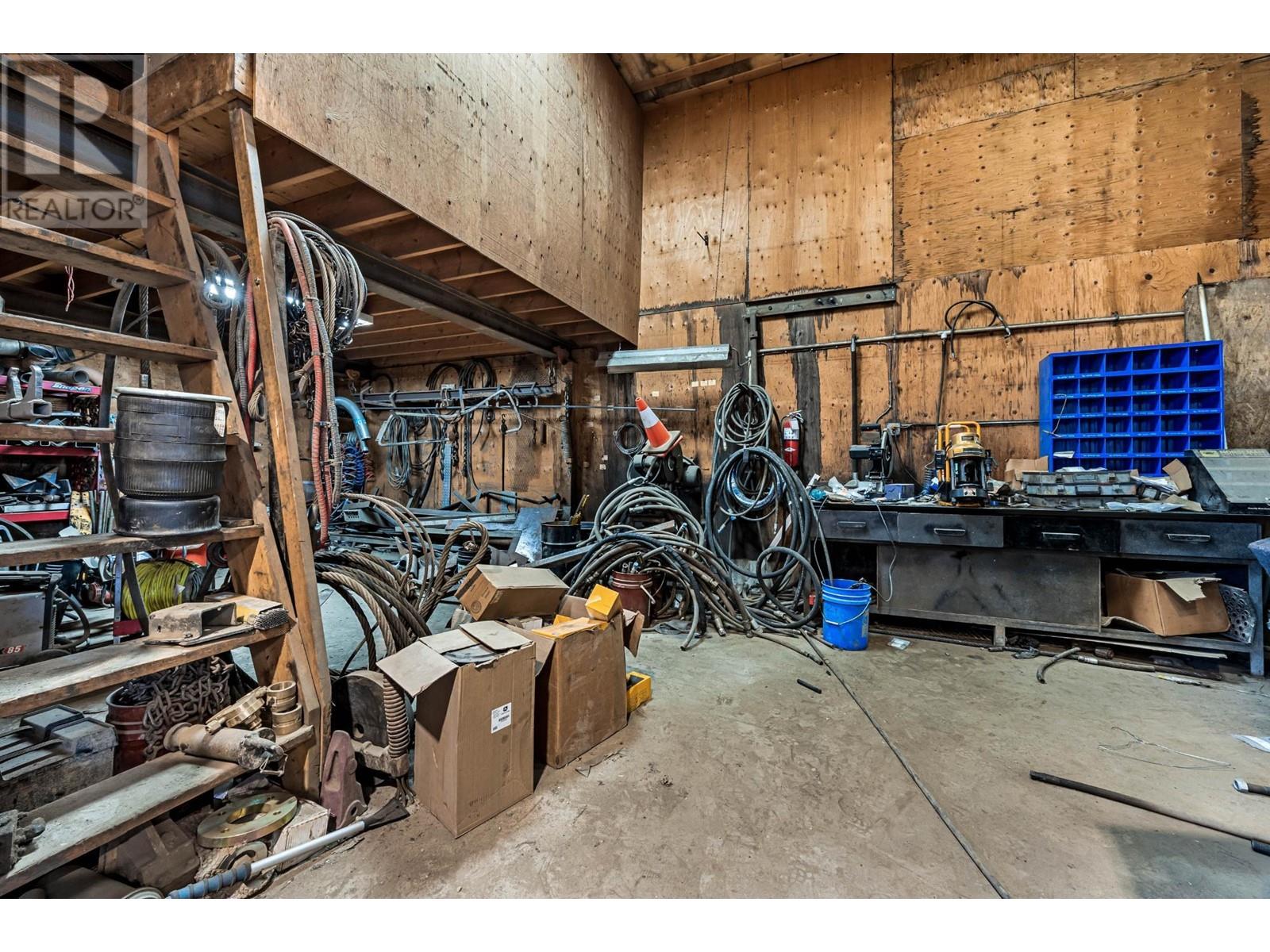 2923 Shuswap Road, Kamloops, British Columbia V2H 1S9 - Photo 10 - 181117