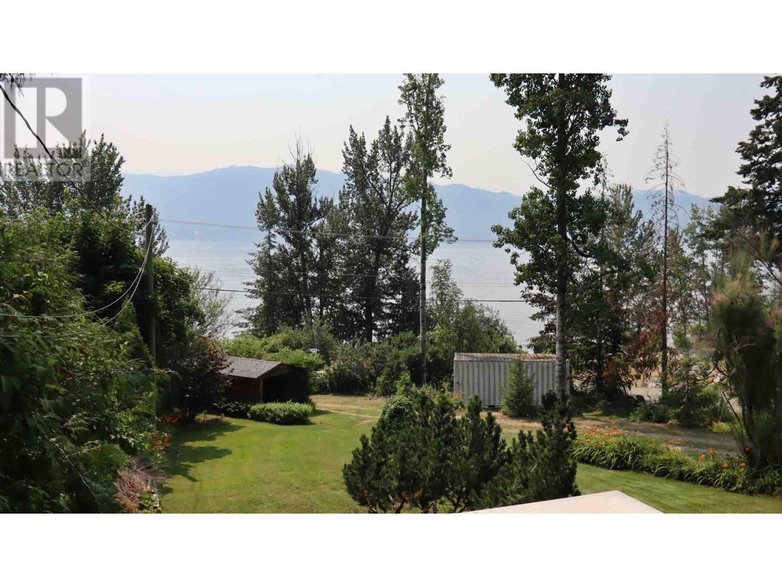 6473 SQUILAX ANGLEMONT  Road North Shuswap