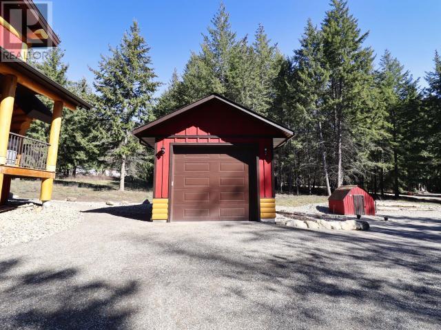 2589 AIRSTRIP  Road North Shuswap