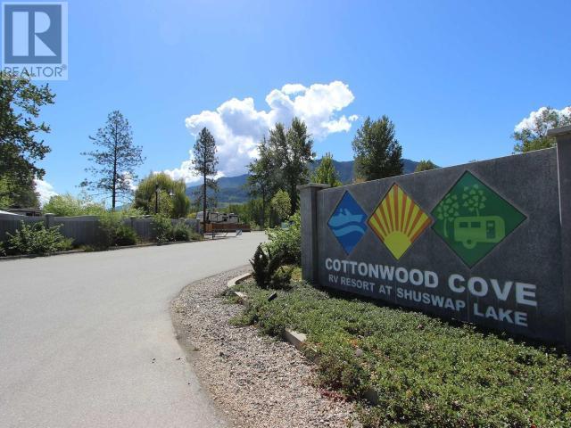 34 COTTONWOOD  Drive North Shuswap