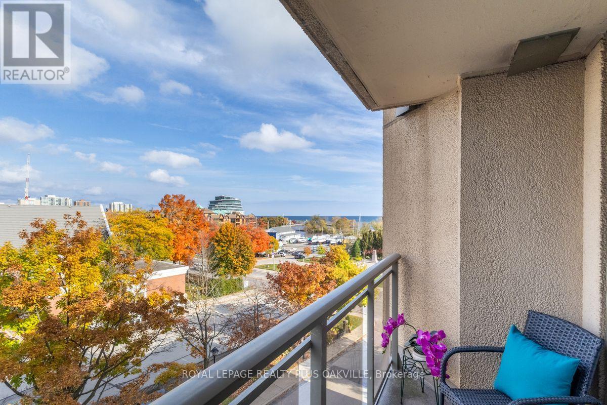 517 - 2511 Lakeshore Road W, Oakville, Ontario  L6L 6L9 - Photo 24 - W9767795