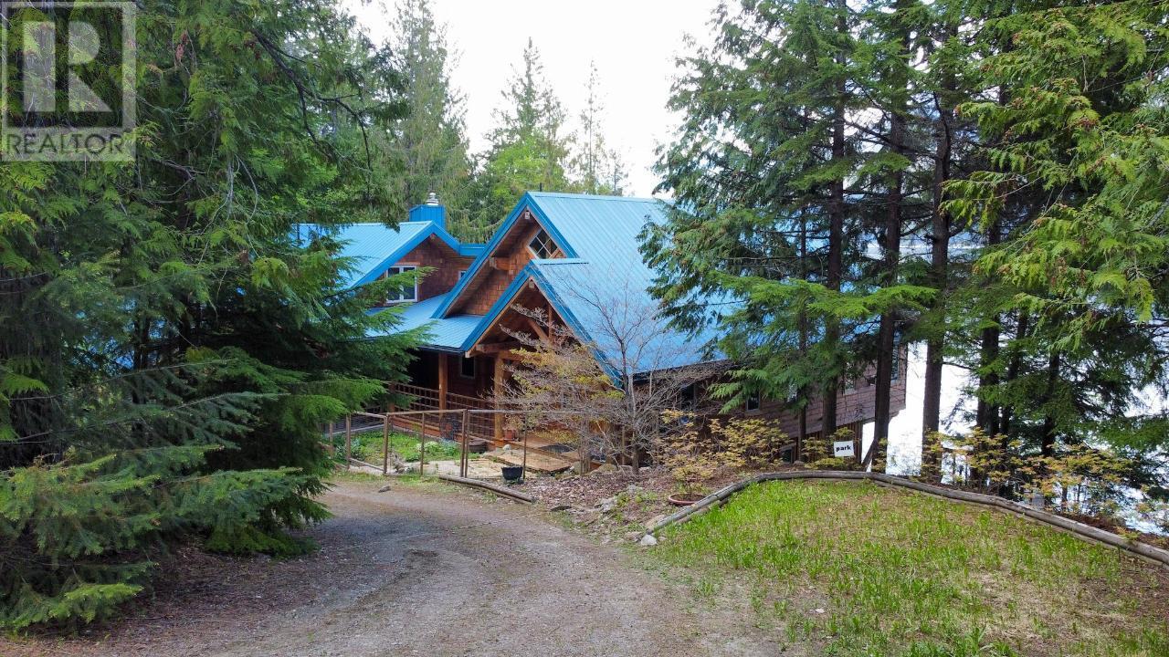 4754 TWIN BAYS  Road Kaslo