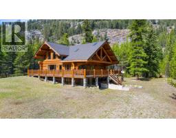 7602 95 Highway, kingsgate, British Columbia