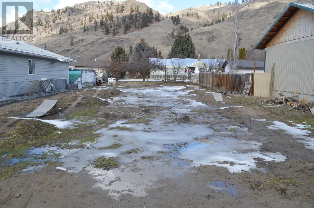 531 EIGHTH Avenue, midway, British Columbia