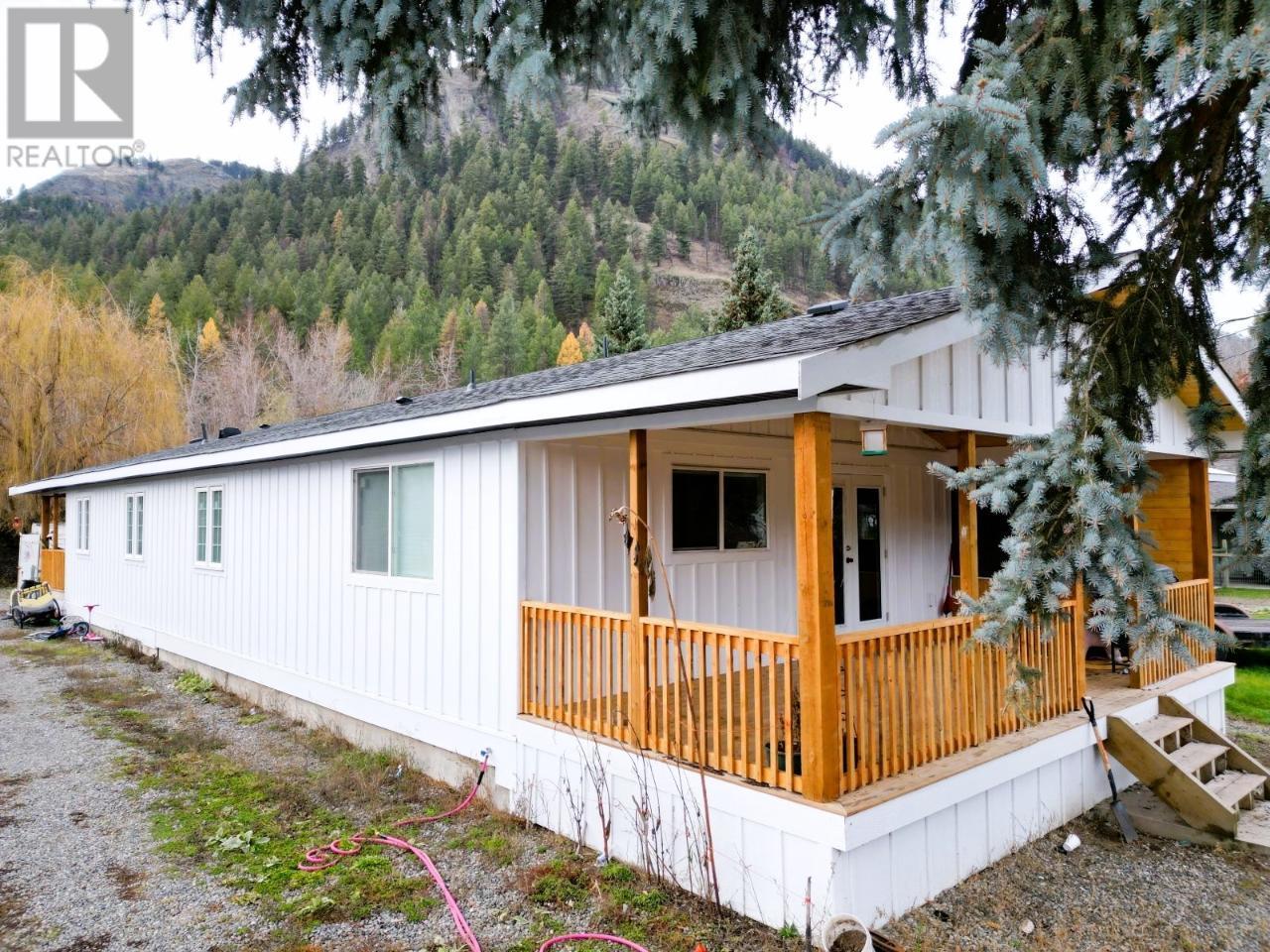 648 Central  Avenue, Midway, British Columbia  V0H 1M0 - Photo 3 - 2473979