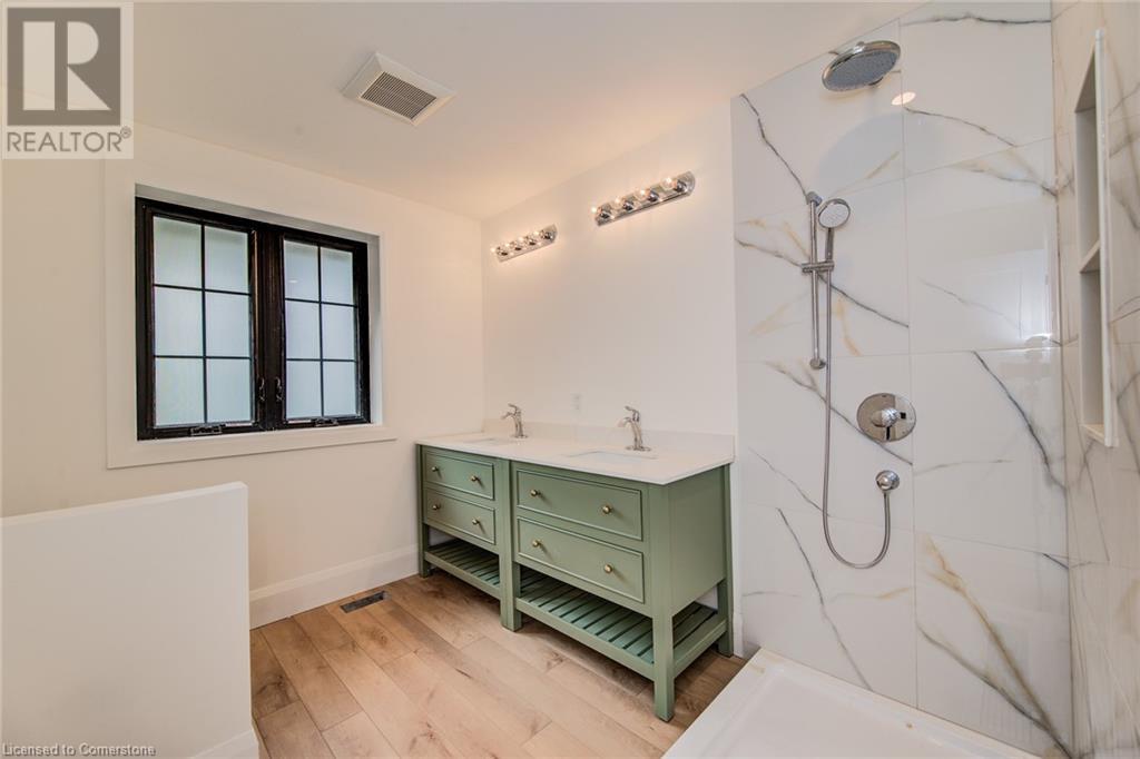 101 Wood Street, Kitchener, Ontario  N2G 2H9 - Photo 34 - 40669106