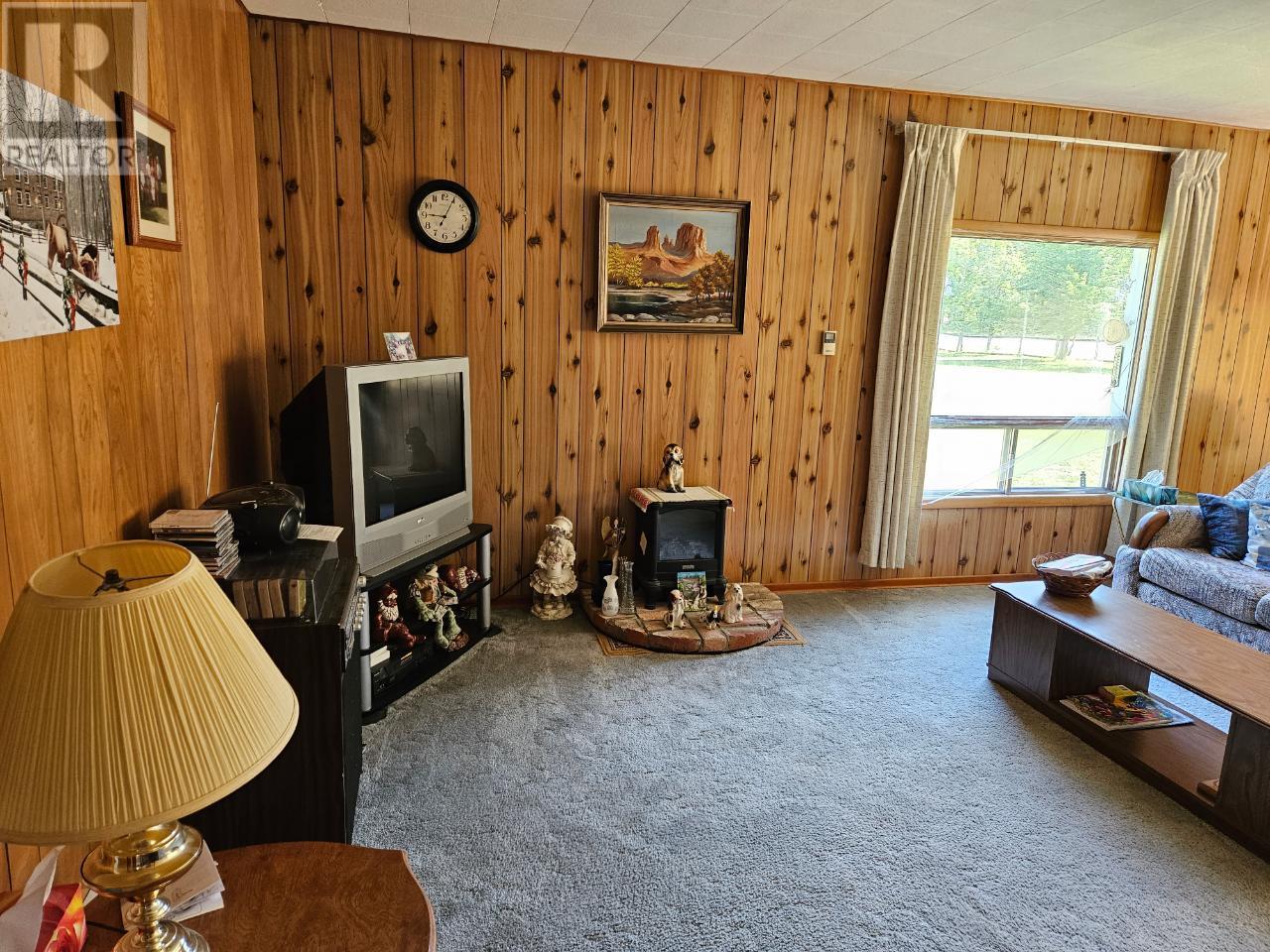 432 ALEXANDER  Road Nakusp