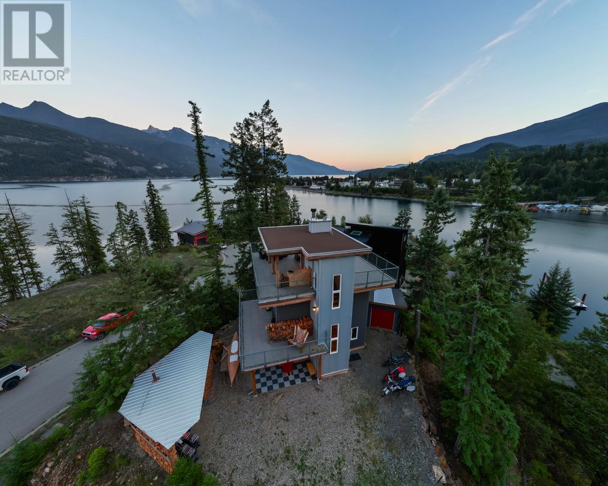 567 LARCH Drive Kaslo