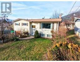 1818 ASH Street, creston, British Columbia