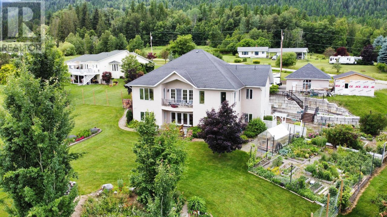 1062 Simmons Road, Creston, British Columbia V0B 1G7 - Photo 52 - 2475283