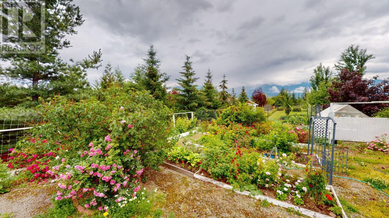 1062 Simmons Road, Creston, British Columbia V0B 1G7 - Photo 41 - 2475283