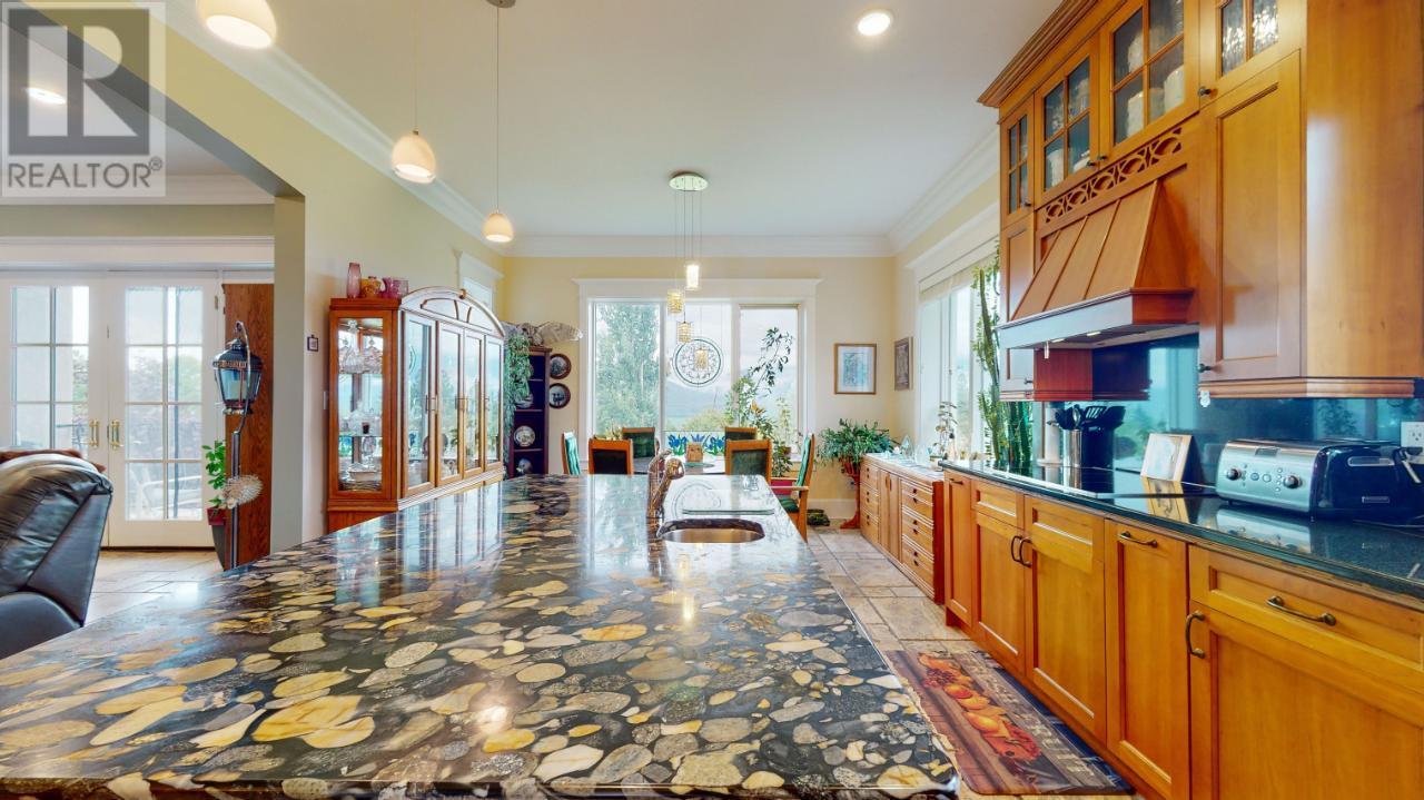 1062 Simmons Road, Creston, British Columbia V0B 1G7 - Photo 5 - 2475283