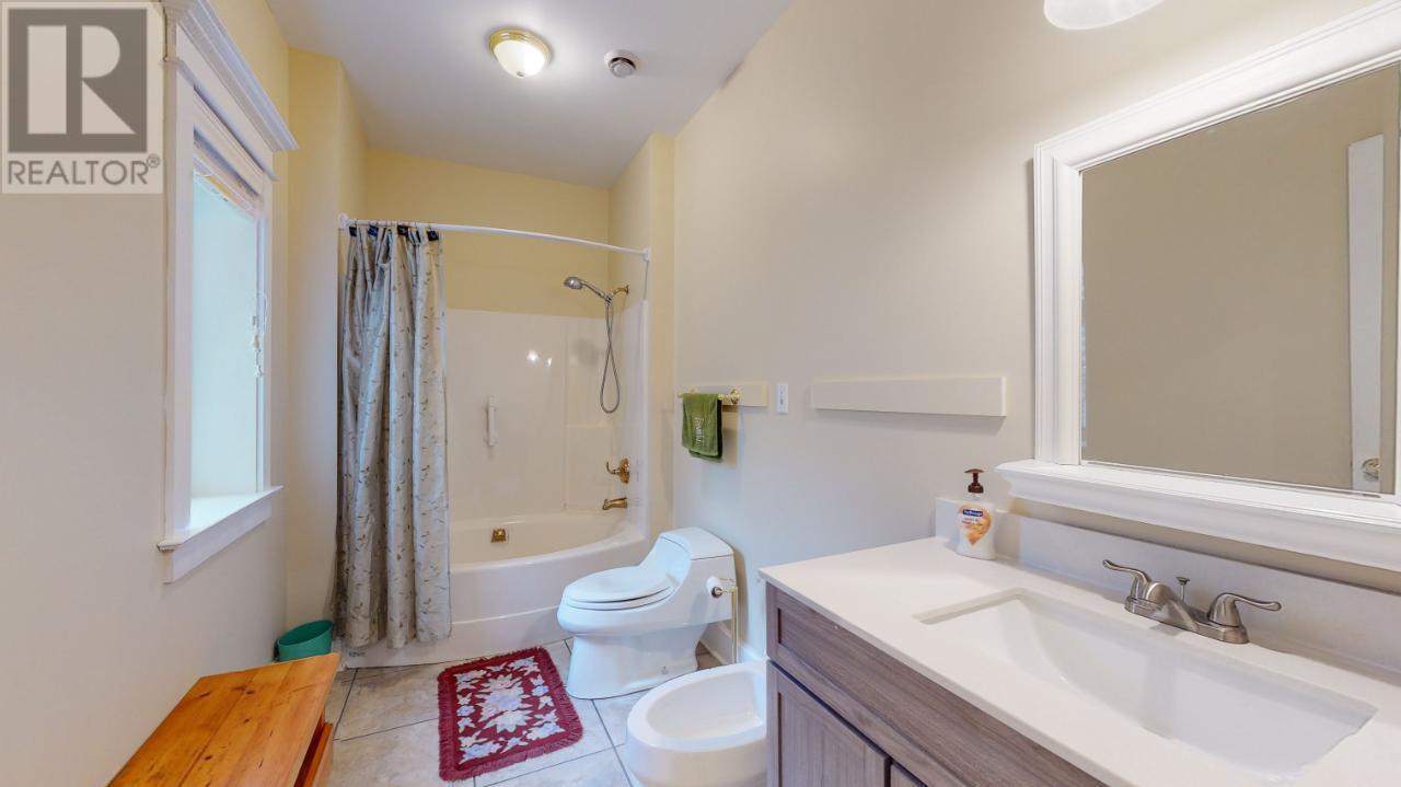 1062 Simmons Road, Creston, British Columbia V0B 1G7 - Photo 37 - 2475283