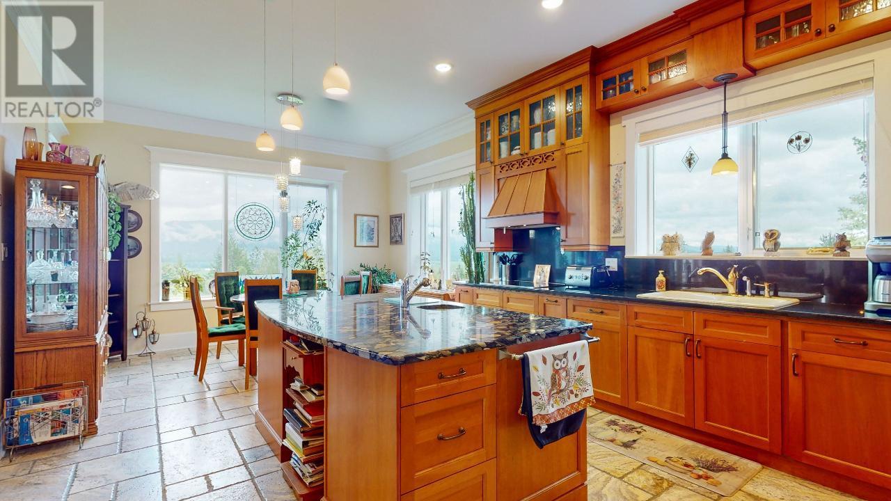 1062 Simmons Road, Creston, British Columbia V0B 1G7 - Photo 3 - 2475283