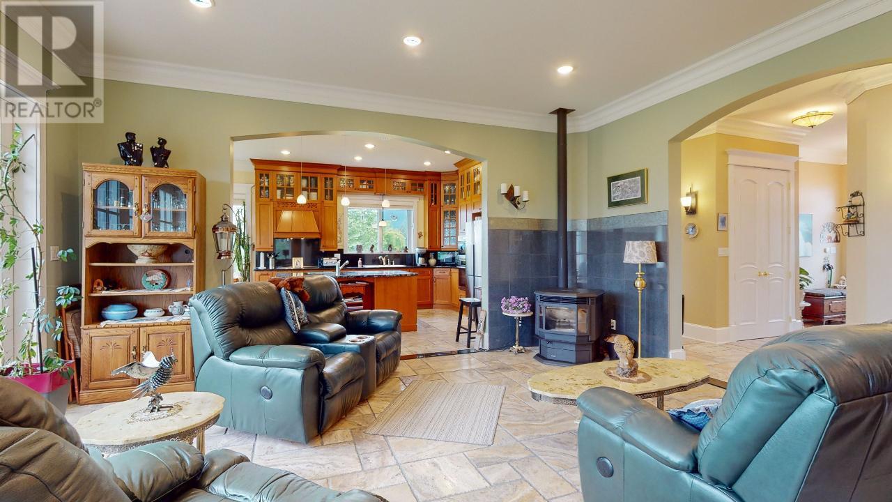 1062 Simmons Road, Creston, British Columbia V0B 1G7 - Photo 8 - 2475283