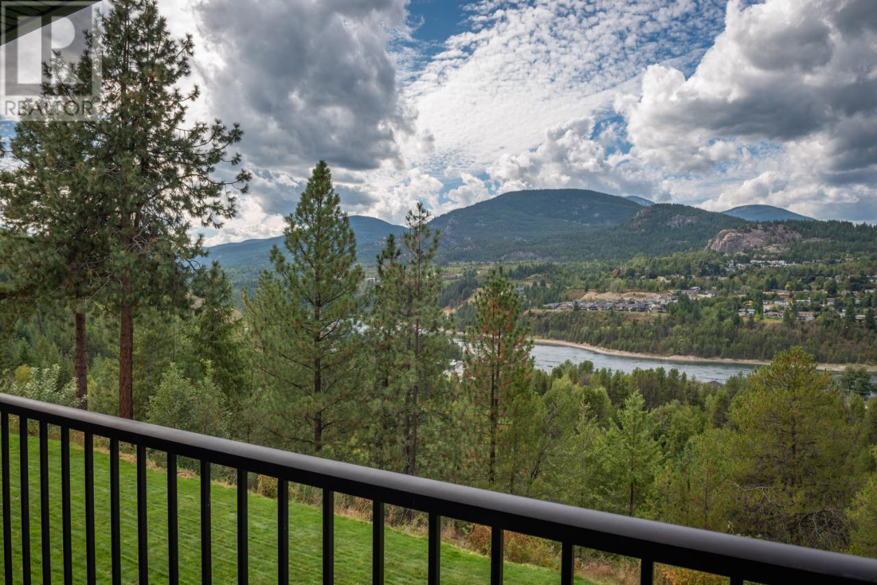 729 PRAIRIE SOUTH  Road Castlegar