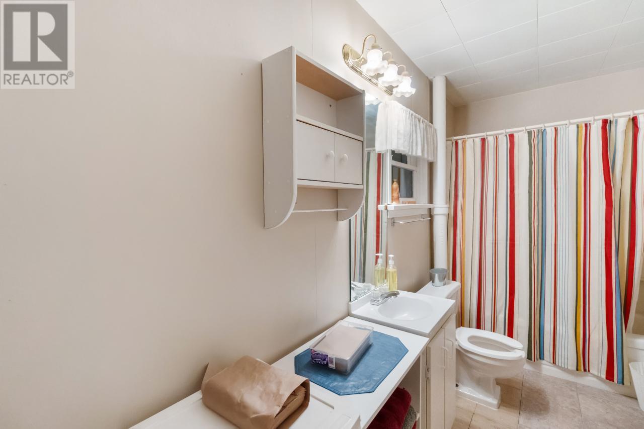 2593 Broadwater Road, Castlegar, British Columbia  V0G 1X0 - Photo 57 - 2475519