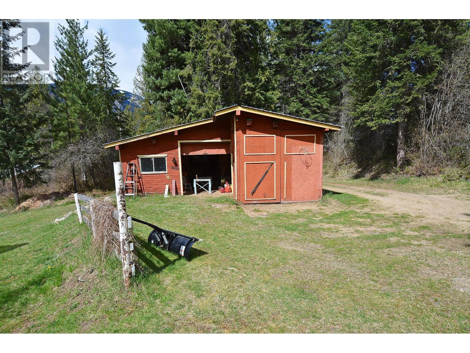 8481  6 Highway Slocan