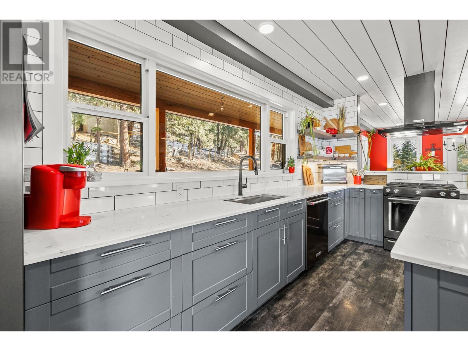 1200 16th N Avenue, Creston, British Columbia V0B 1G5 - Photo 15 - 2476461