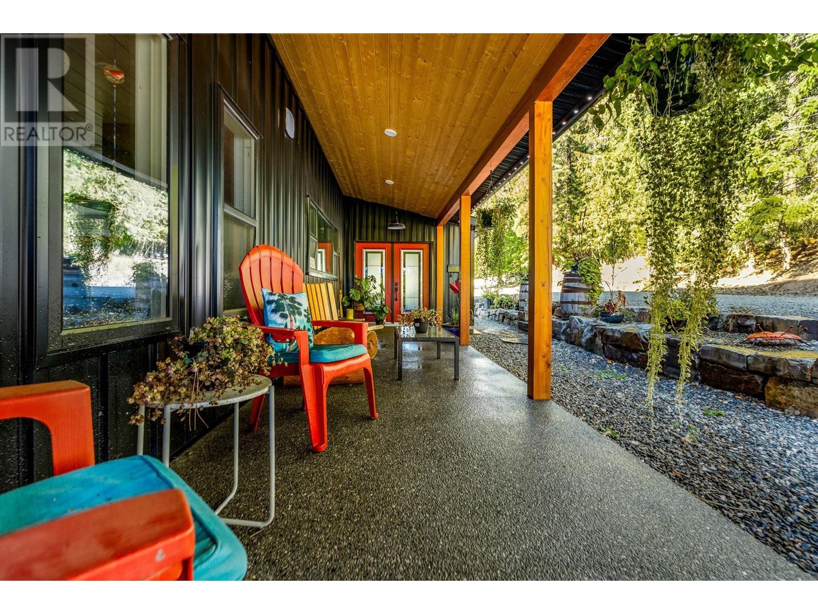 1200 16th N Avenue, Creston, British Columbia V0B 1G5 - Photo 10 - 2476461