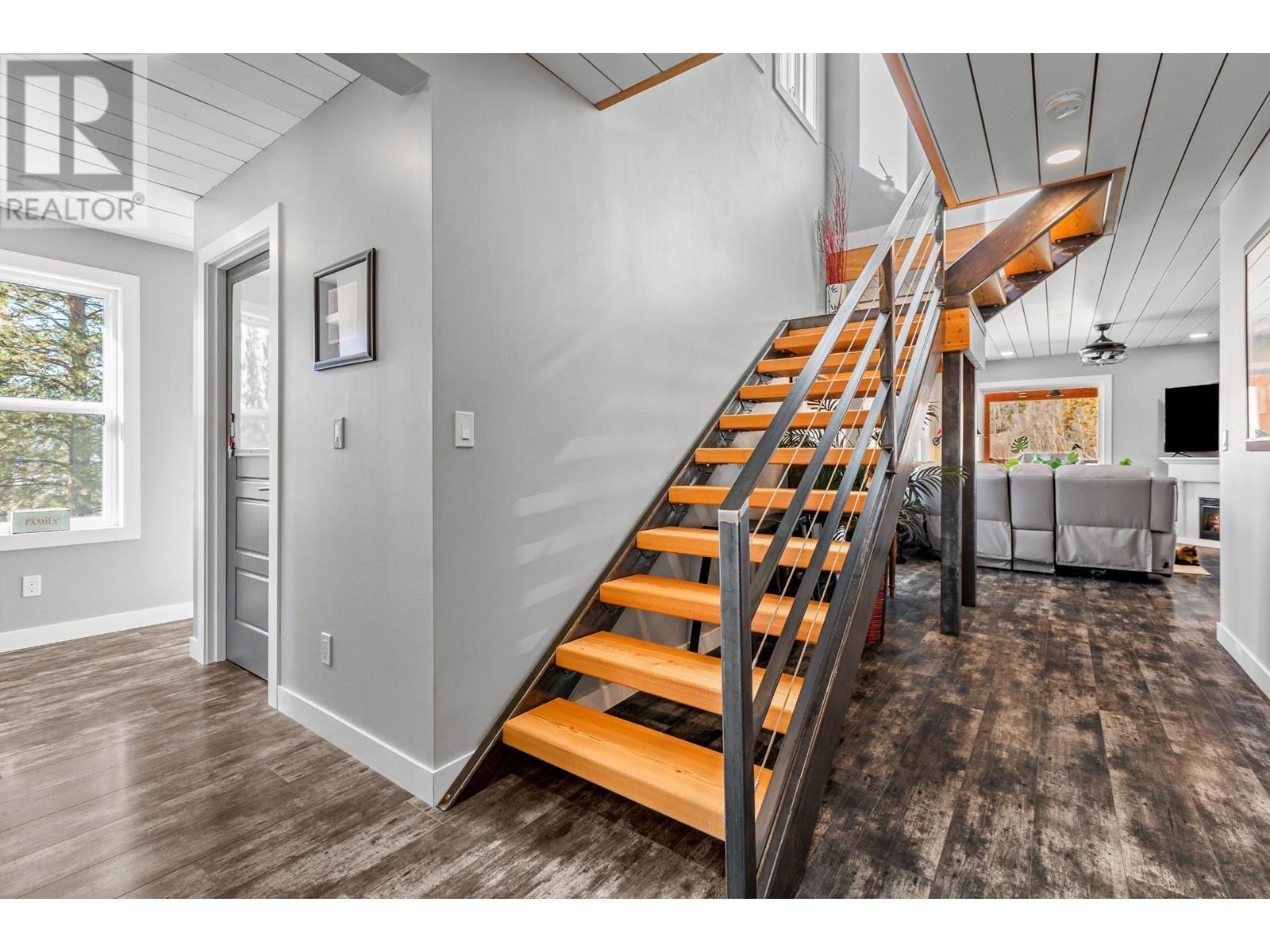 1200 16th N Avenue, Creston, British Columbia V0B 1G5 - Photo 32 - 2476461