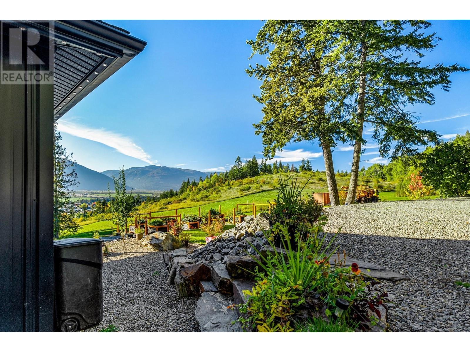 1200 16th N Avenue, Creston, British Columbia V0B 1G5 - Photo 9 - 2476461