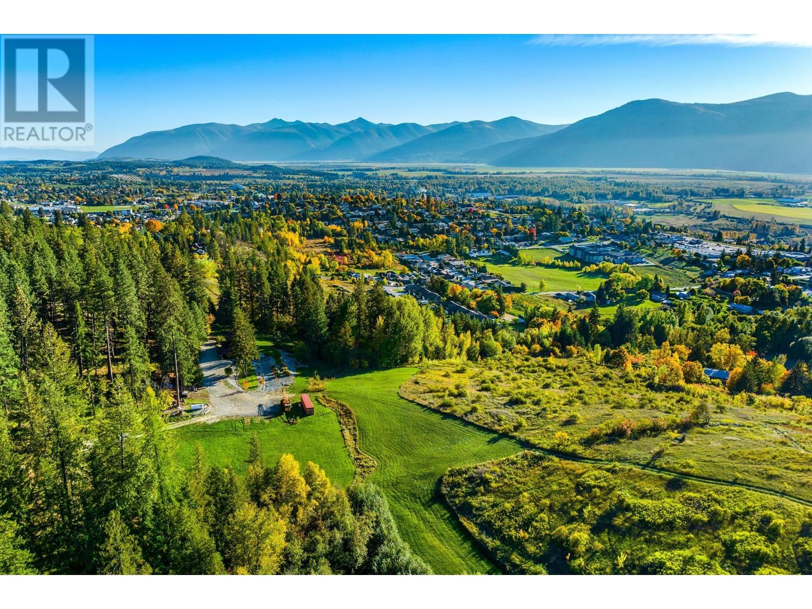 1200 16th N Avenue, Creston, British Columbia V0B 1G5 - Photo 2 - 2476461