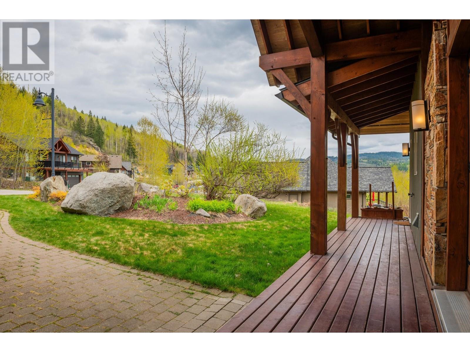 817 WHITE TAIL  Drive Rossland