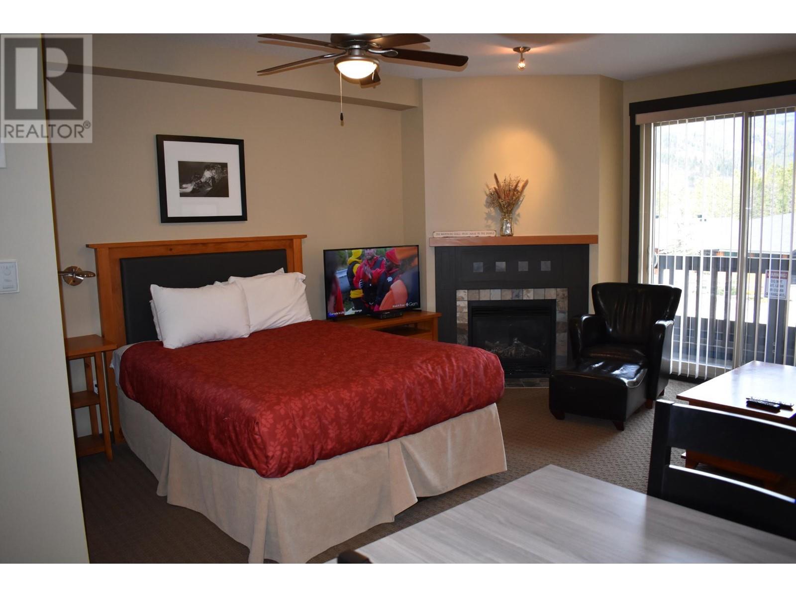 2064 SUMMIT Drive Unit# 110, Panorama, British Columbia