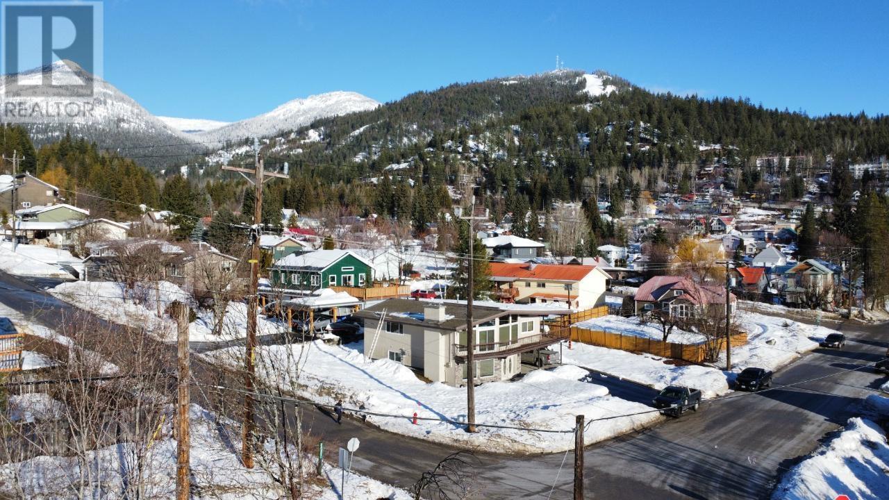 1709 Victoria  Avenue, Rossland, British Columbia  V0G 1Y0 - Photo 9 - 2476884