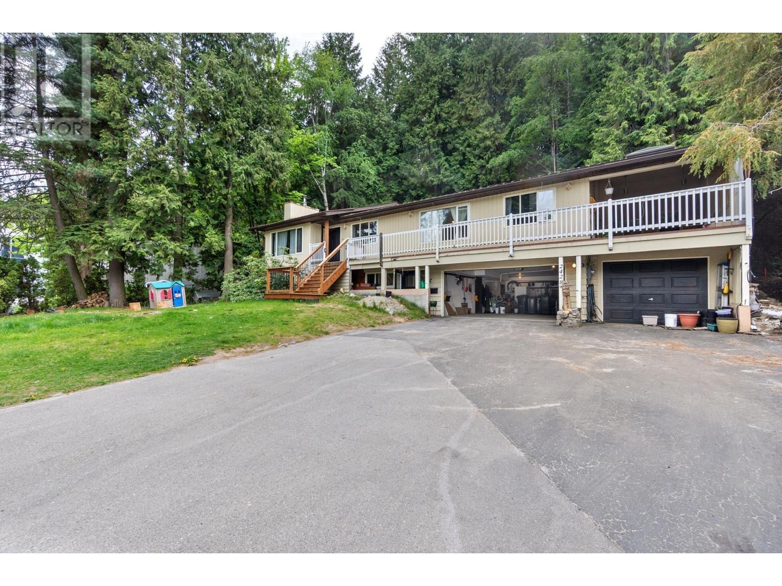 2428 12TH Avenue Castlegar