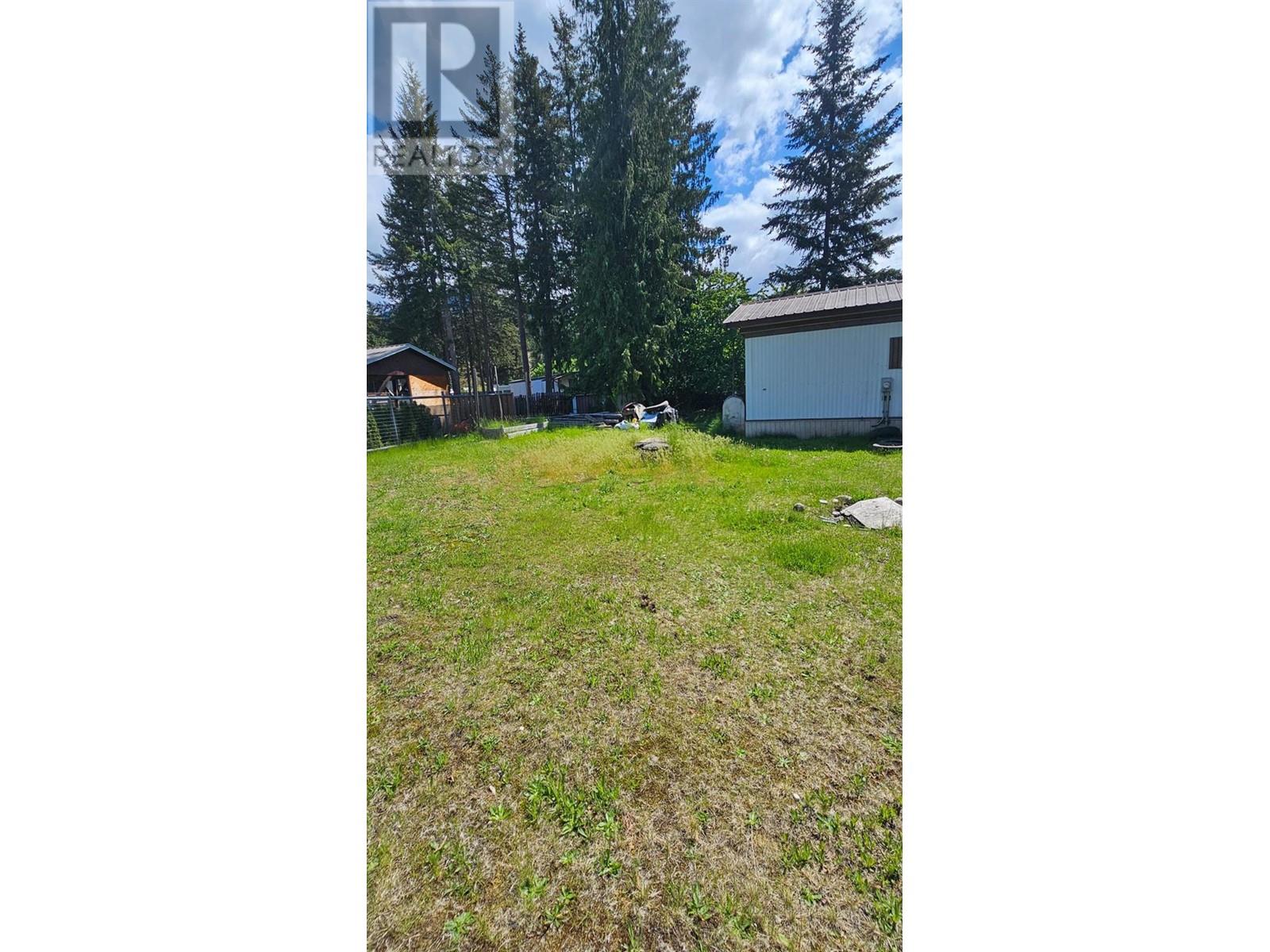 739 9th  Nw Avenue, Nakusp, British Columbia  V0G 1R0 - Photo 7 - 2477152