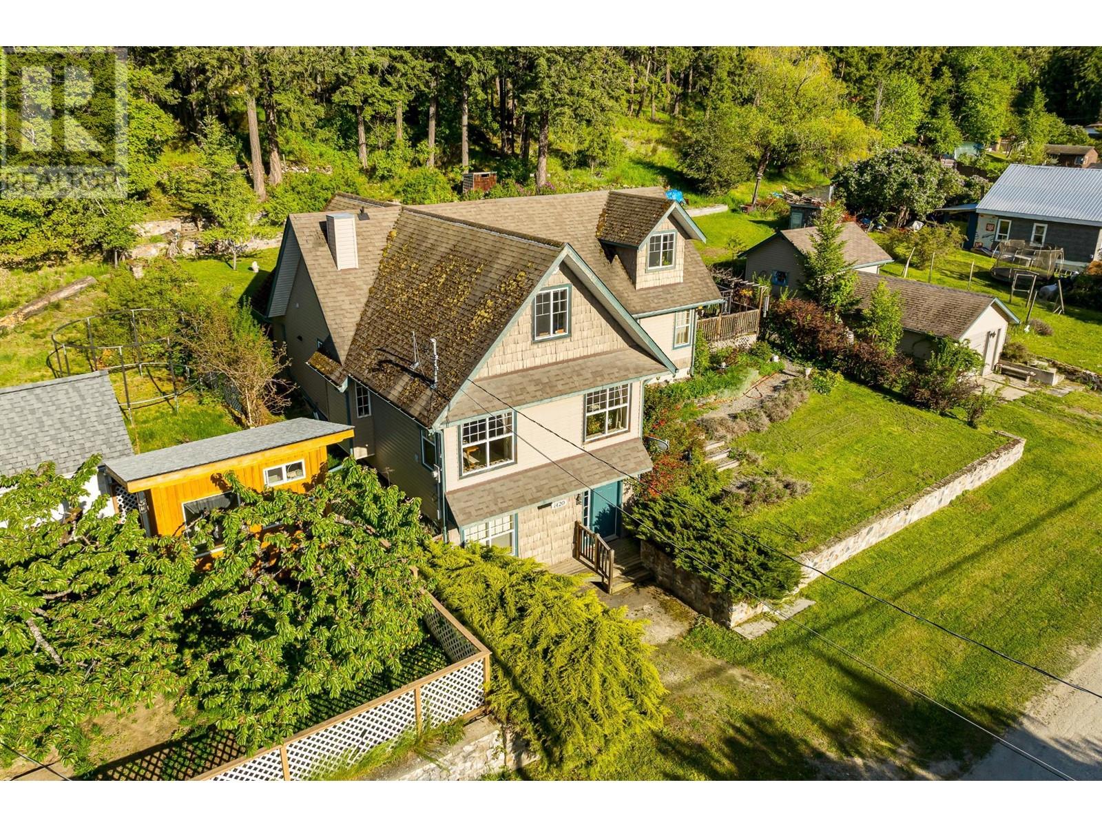 1420 Ainsworth Avenue, Riondel, British Columbia  V0B 2B0 - Photo 4 - 2477153