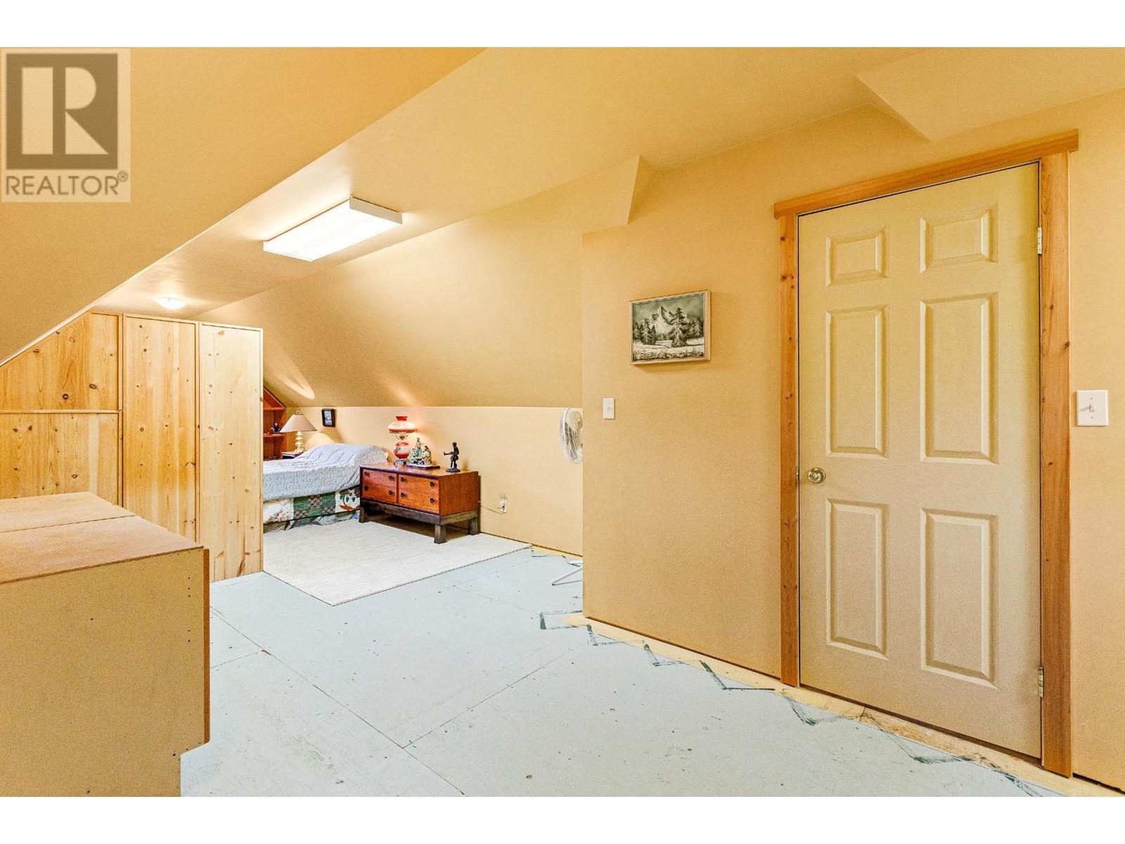 1420 Ainsworth Avenue, Riondel, British Columbia  V0B 2B0 - Photo 34 - 2477153