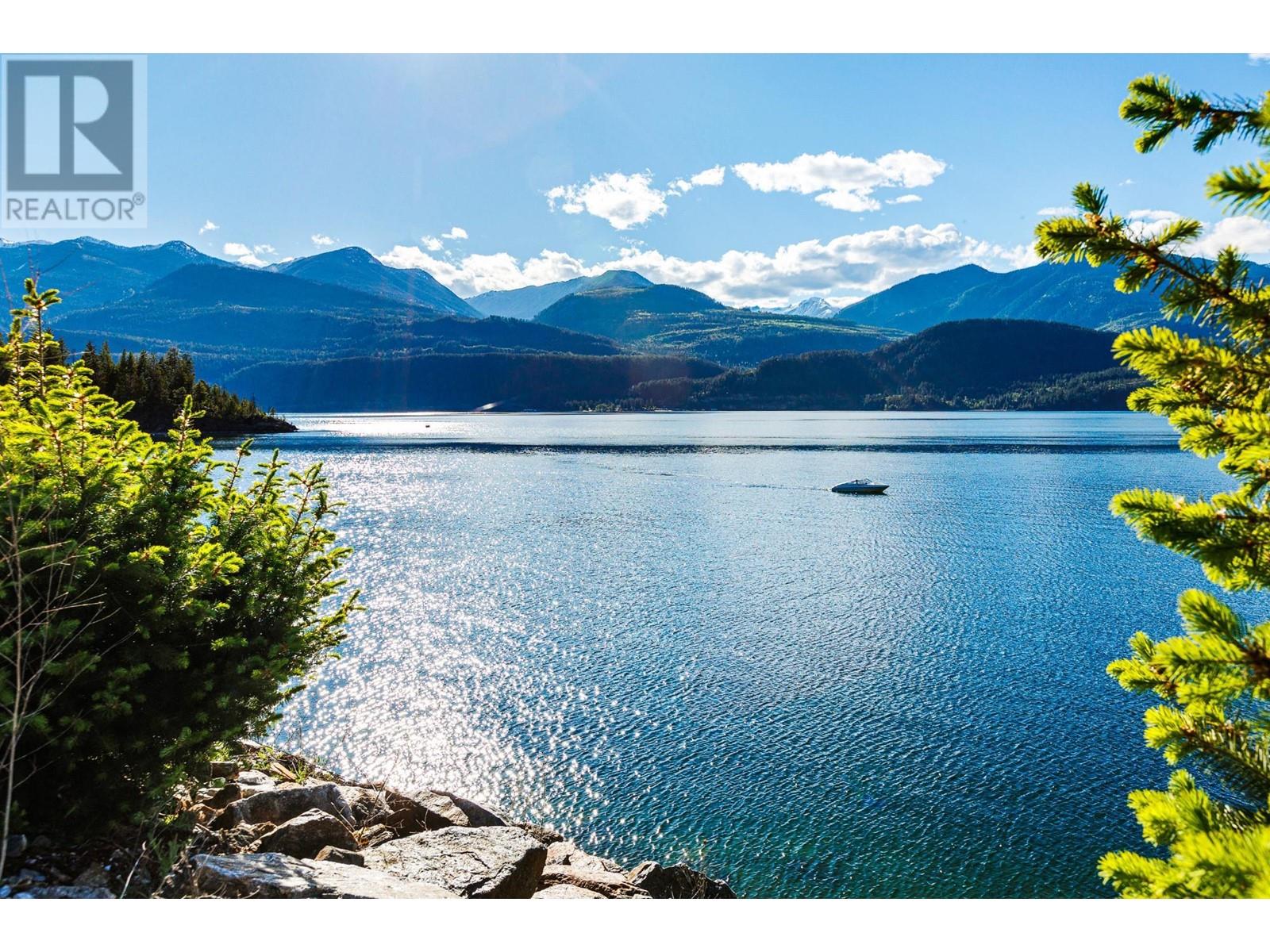 1420 Ainsworth Avenue, Riondel, British Columbia  V0B 2B0 - Photo 17 - 2477153