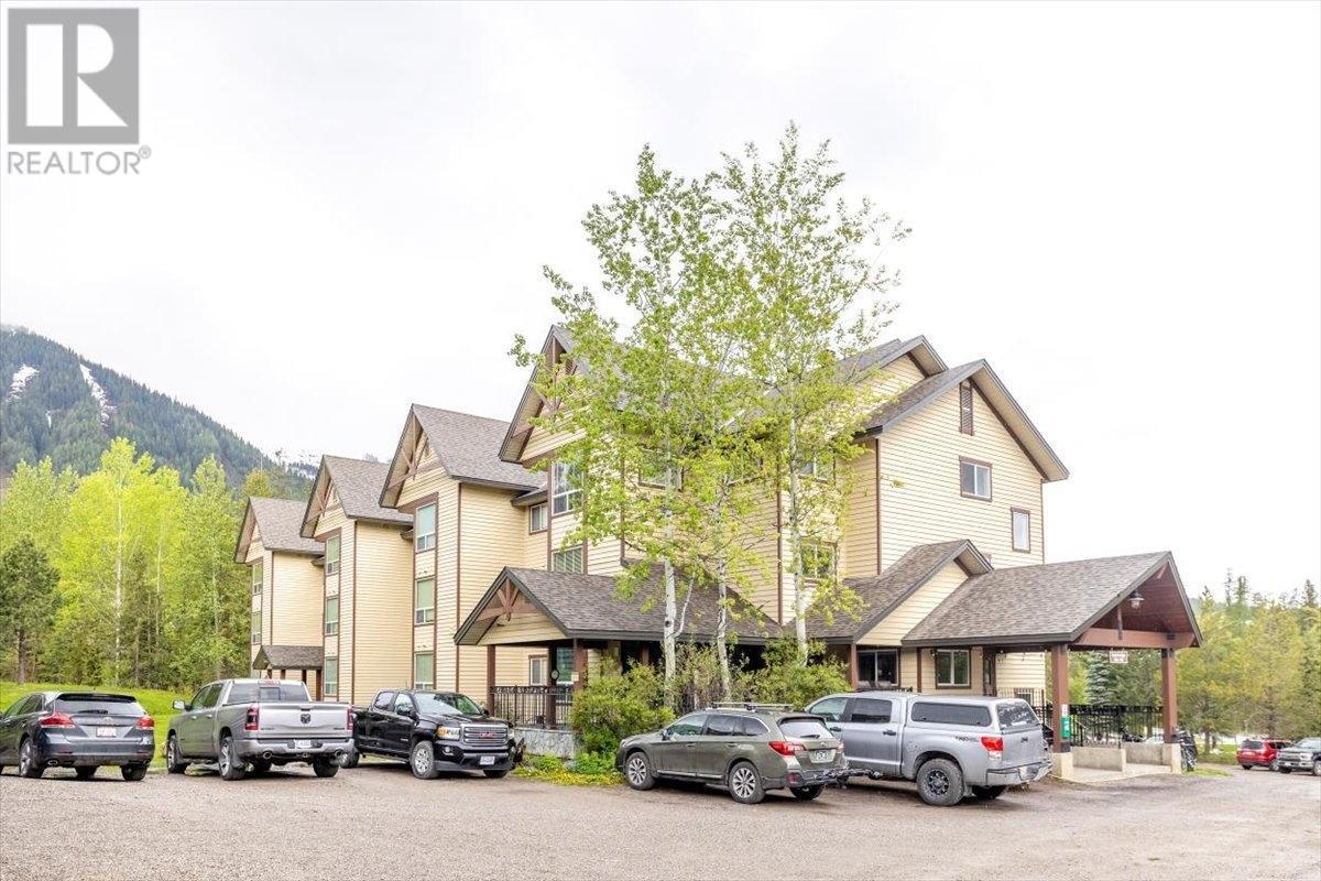 4559 TIMBERLINE Crescent Unit# 300, Fernie, British Columbia