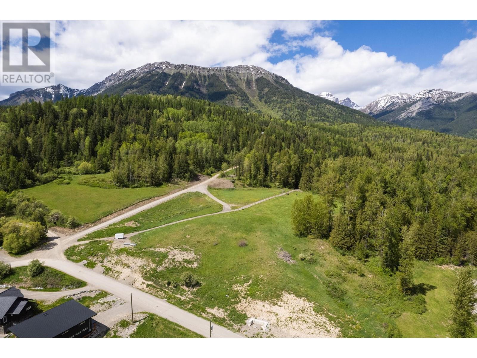 1653 Mcleod Avenue, Fernie, British Columbia  V0B 1M1 - Photo 1 - 2477374