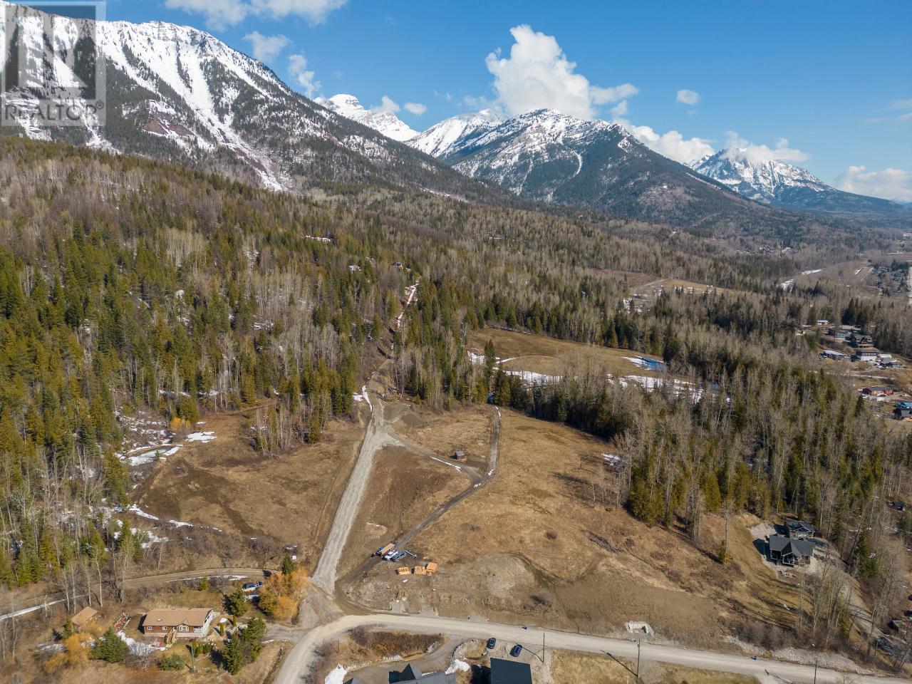 1653 Mcleod Avenue, Fernie, British Columbia  V0B 1M1 - Photo 5 - 2477374